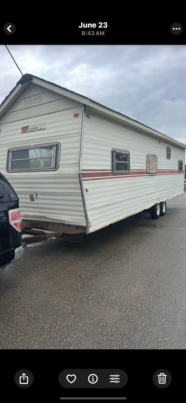 living mobile trailers tiny homes bunkie camp travel in Garage Sales in Barrie - Image 3