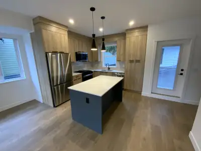 Exquisite 3 Bed +1 den Townhomes in Guildford for Rent!! #2X, 10527 155 Street, Surrey, V3R 0H2 Abig...