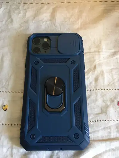 256 gb. Storage with new glass protector and new case Battery health 75%