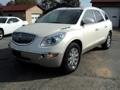 2012 Buick Enclave in Good condition! Luxury Leather & 2 moonroo
