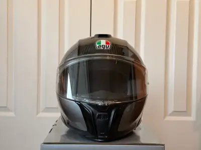 Excellent condition AGV modular helmet in XL size. Intermediate oval head shape. Ultra lightweight P...