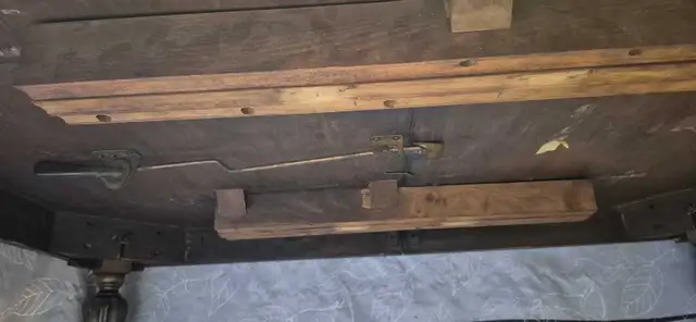 Antique carved Dining Table Set 6 chairs and table in Dining Tables & Sets in Bedford - Image 5