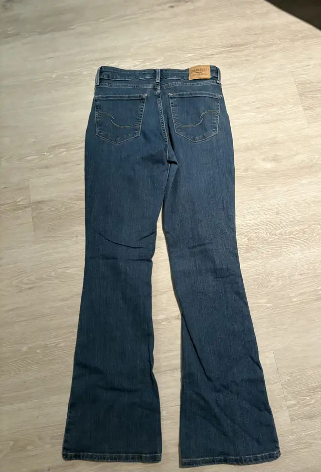 Ladies Name Brand Jeans  in Women's - Bottoms in Barrie - Image 3