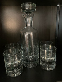  Decanter and six glasses