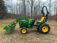 2014 John Deere 2032R with front loader and blower