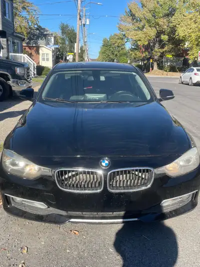 Superbe BMW en bonne état, entretenue avec soin et prête à rouler sans souci.Interieur bien conservé...