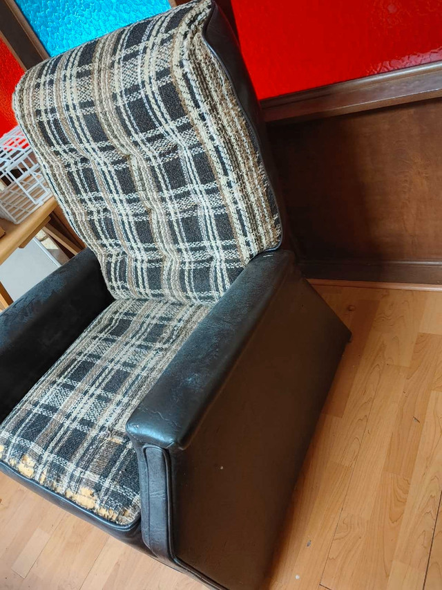 Lazy boy recliner  in Chairs & Recliners in Truro - Image 2