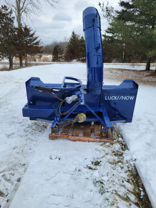 Lucknow 7.5 ft Snowblower Hydraulic chute in Snowblowers in Barrie