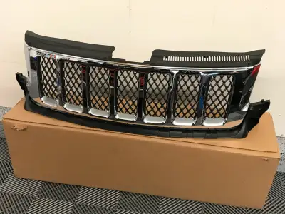 Chrome finish. Brand new still in box. Will work for multiple years of Grand Cherokee models 2011-20...