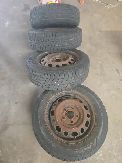 195/65/R15 x4 winter tires. Bolt pattern 5×14.3mm. Used for 1 season on a Mazda 3.