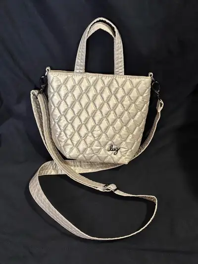 NWOT, detachable and adjustable strap