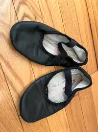 Kid’s ballet slippers- black