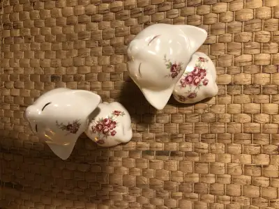 MCM Pair Porcelain Cats With Pink Floral Motif 4”h x 3”d x 3”h Follow redheadvintage72 on instagram...