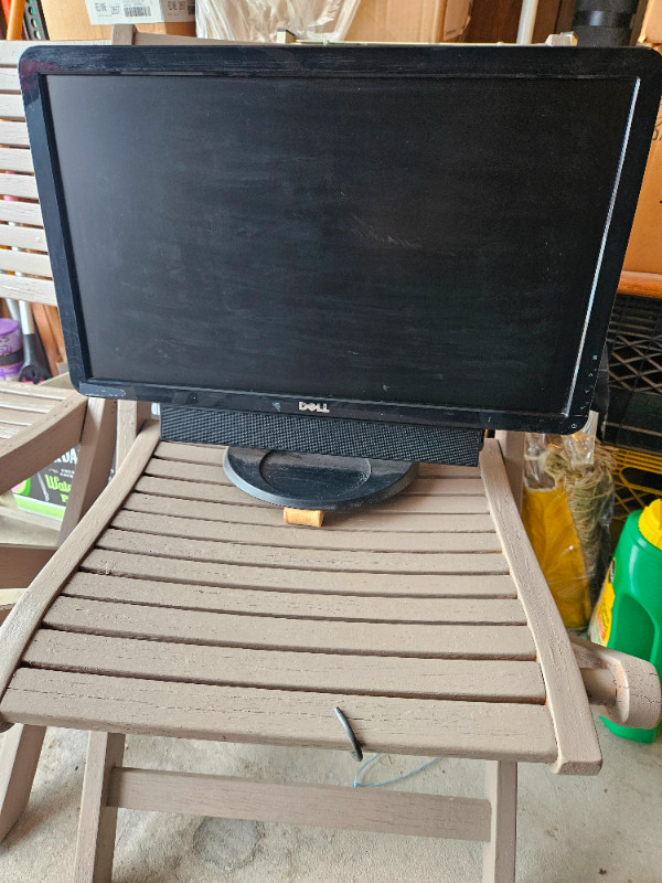 DELL  21.5"  Monitor with Speaker. in Monitors in Winnipeg - Image 2