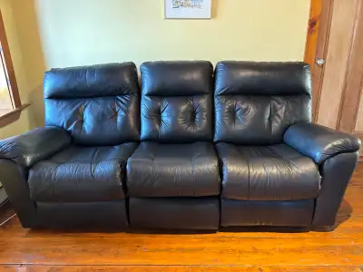 Divan noir , View more