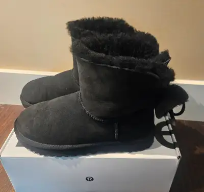Great condition. Women's size 8. Upper Mission area of Kelowna pick up. Firm price (cash only) Addin...