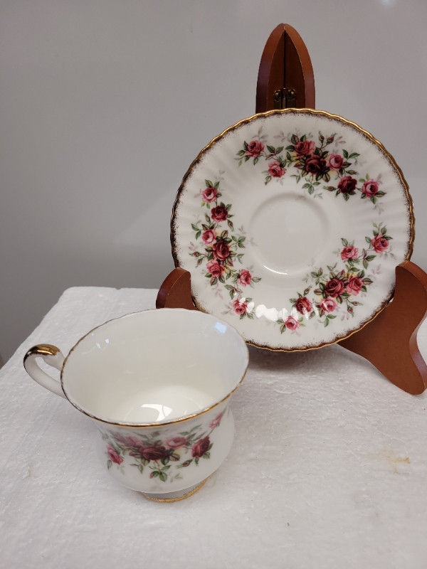 VTG Footed Paragon “County Fair” Cup & Saucer in Arts & Collectibles in Dartmouth - Image 3