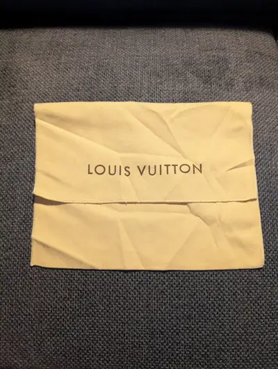Authentic Louis Vuitton linen cloth dust bag. W 32cm / L 22.5cm. Perfect condition.Pick up in Missis...