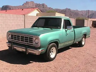 1973-1993 DODGE D100 VITRE ARRIERE BACK GLASS -- USAGE -- VITRE ARRIÈRE -- AVEC CONTOUR DE RUBBER (...