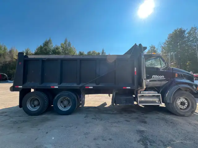 Sterling STE Dump Truck in Heavy Trucks in Muskoka - Image 4