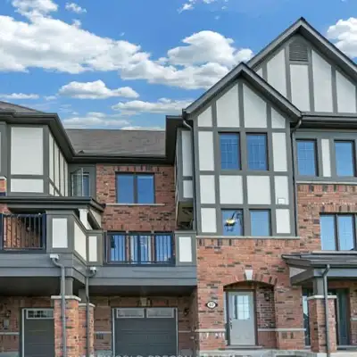 Two bedrooms, 1 bath, 1 parking in a townhouse in RH