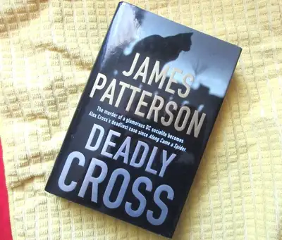 DEADLY CROSS… James PATTERSON… Hardcover 2020, View more