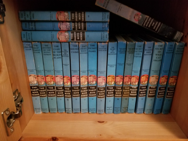 Hardy Boys Books - Complete Set in Children & Young Adult in Kingston - Image 2