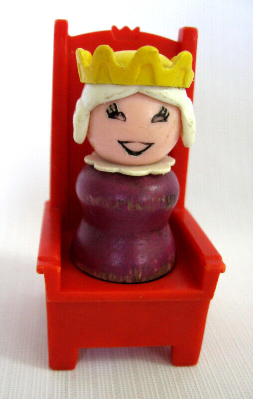 VINTAGE FISHER PRICE LITTLE PEOPLE LOT forTHE PLAY FAMILY CASTLE dans Art et objets de collection  à Ouest de l’Île - Image 2