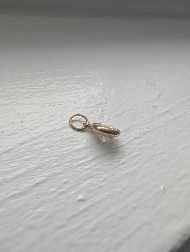 Brand New 10KT Gold Moissanite Necklace Pendant For Sale in Jewellery & Watches in London - Image 6