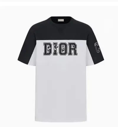 Brand New Authentic Men’s Christian Dior oversized T- Shirt. Paid $1250 + HST at Dior Boutique Selli...
