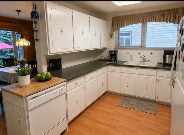 3 Furnished Room 