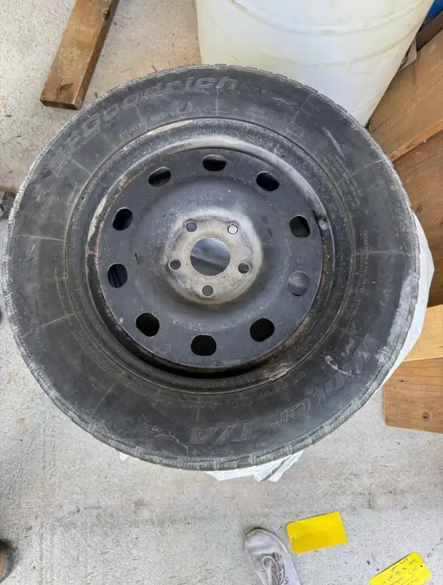 BFGOODRICH winter tires with rims 225/65r17 in Tires & Rims in Oshawa / Durham Region - Image 4