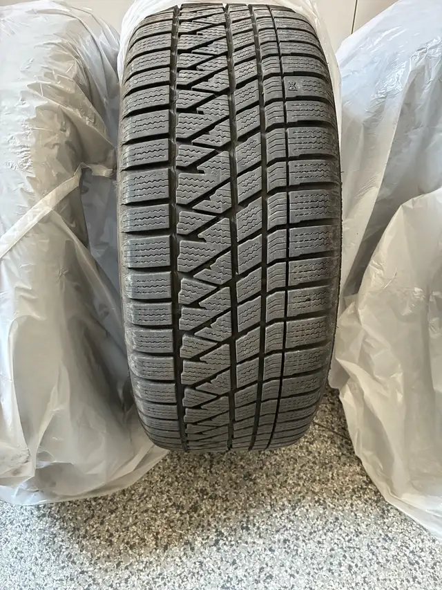 BMW X5 Winter Tires & Wheels set of 4 in Tires & Rims in Markham / York Region - Image 2