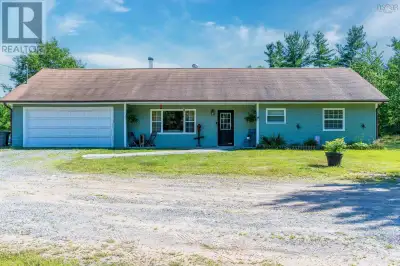 252 Eves Road, New Albany Stop Scrolling!!! You don't want to miss out on your chance to enjoy this...
