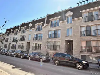 A louer 3 ½ meublé 700 pc dans centre-ville de Montréal.