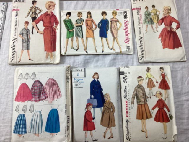 Vintage sewing patterns (Vogue, Simplicity) -size 12 in Arts & Collectibles in Oshawa / Durham Region