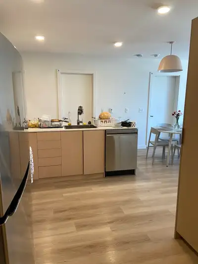 Private room in 4 bedroom student apartment. Apartment comes fully furnished. Other rooms are occupi...
