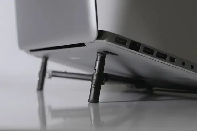 Laptop stand for Mac or PC in Laptop Accessories in Oakville / Halton Region - Image 3