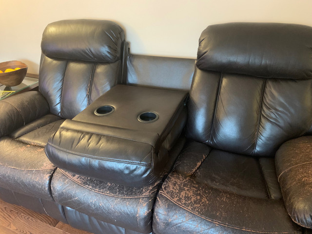Leather recliner 3 seater in Chairs & Recliners in La Ronge - Image 2