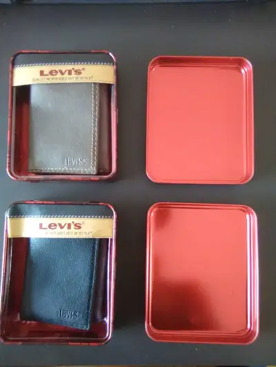 2 x porte monnaie NEUF cuir Levi's 2 x NEW leather wallets, View more