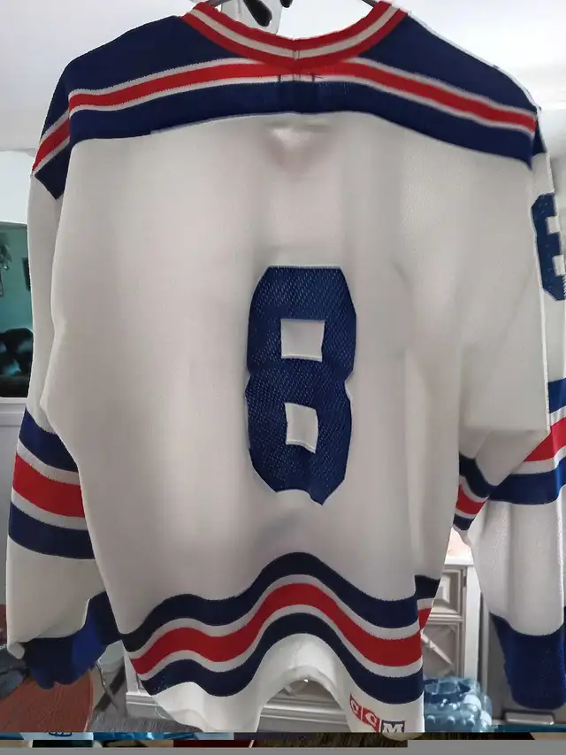 Ford Tough Collectbles hockey Sweater in Men's in Mississauga / Peel Region - Image 4