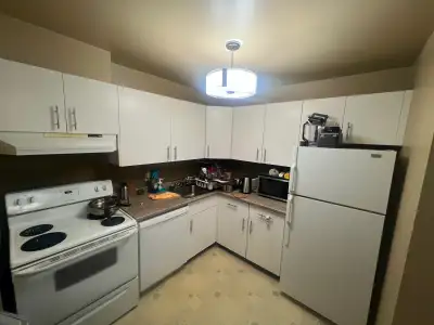 Available immediately! Well-maintained and very spacious 1-bedroom condo located in the safe and des...