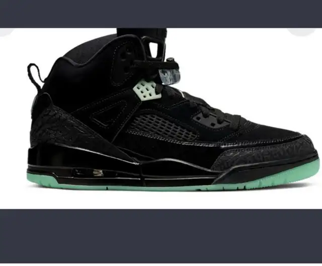 Jordan 4 Spizike Black Green in Men's Shoes in City of Toronto - Image 2