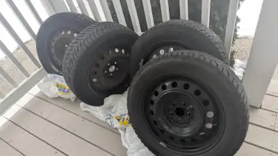 Selling a set of 4+1 winter tires mounted on steel rims, ready to bolt on. • Tire size: 205/55R16 •...