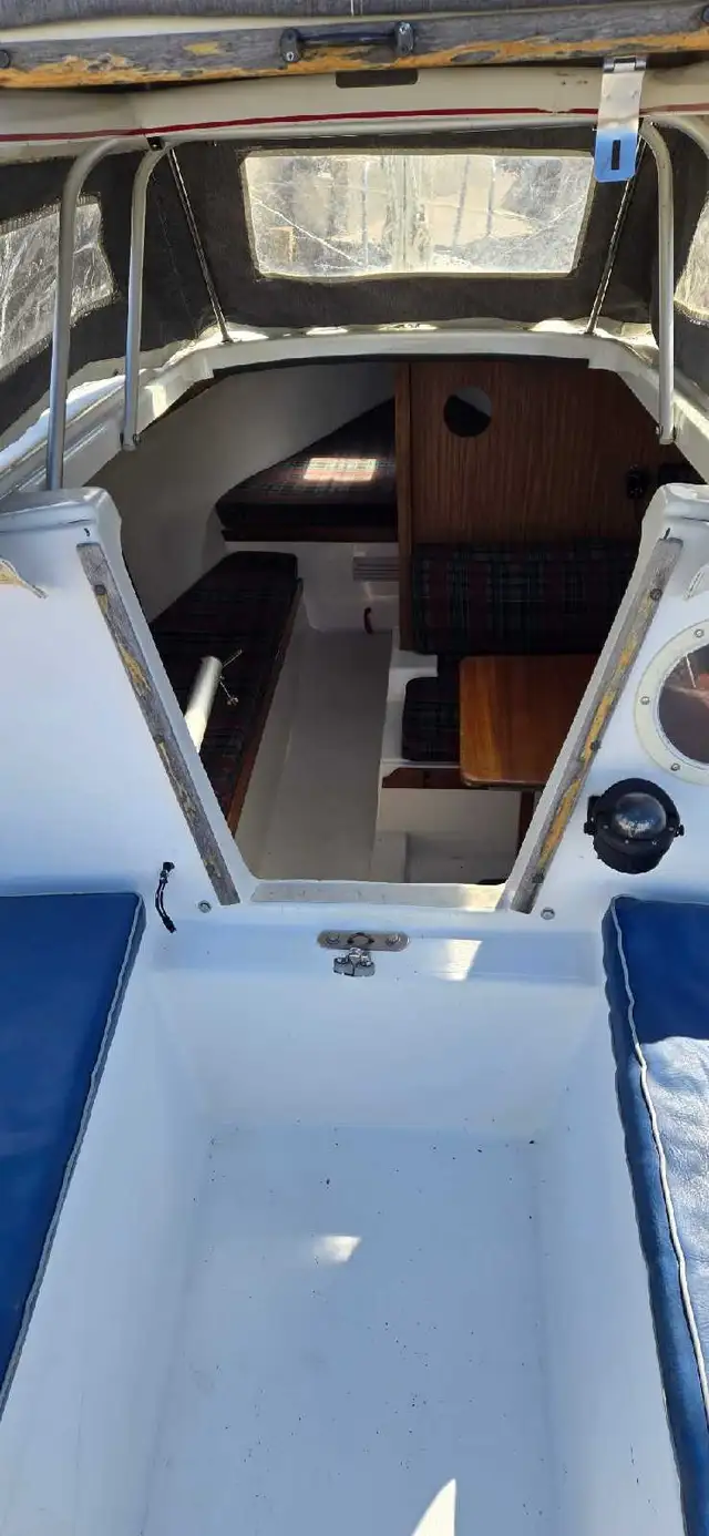 25' MacGregor Sailboat in Sailboats in Smithers - Image 8