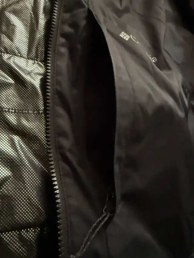 Columbia Snowy Summit Men’s Jacket XL in Men's in Kitchener / Waterloo - Image 8