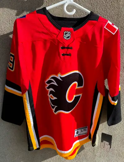 NHL Official Licensed Calgary Flames Jersey - Tkachuk Youth L/XL, View more