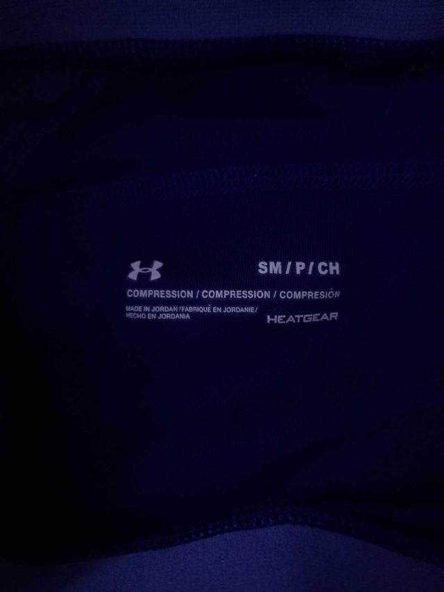 Under Armour heatgear cropped compression tights in Women's - Bottoms in Kitchener / Waterloo - Image 2