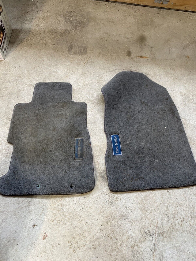 Honda Civic floor mats - grey  in Other Parts & Accessories in Oshawa / Durham Region