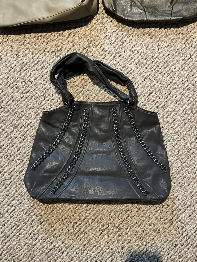 Tote bags (purses) in Women's - Bags & Wallets in Windsor Region - Image 3